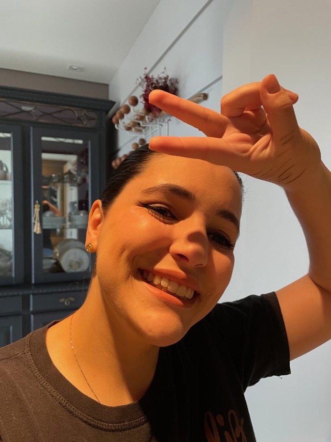 Ritratto di Carolina, pet sitter e dog walker a Milano